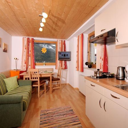 Single Apartment Martlerhof Tux Habitación foto